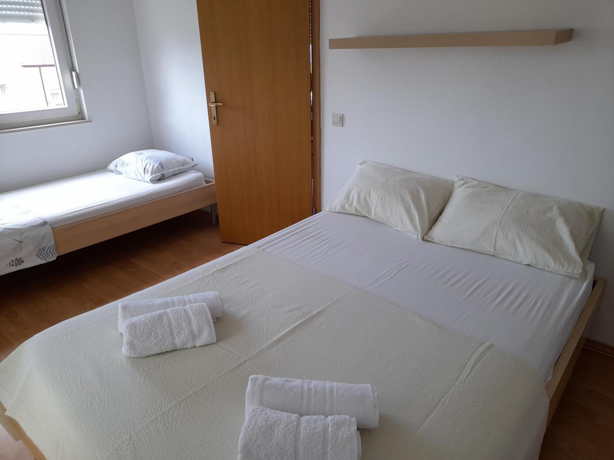 Apartments Malou Baska Voda Room photo