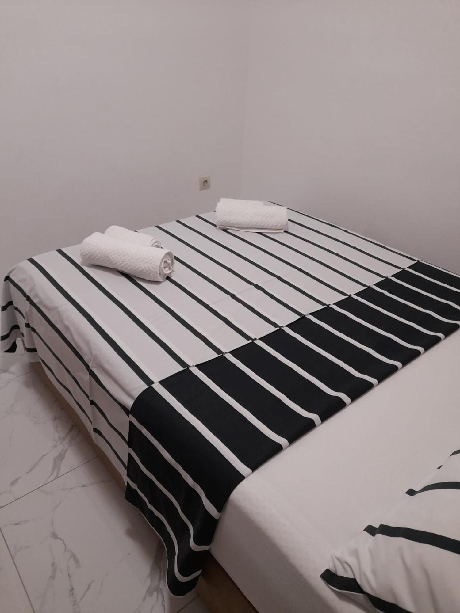 Apartments Malou Baska Voda Room photo