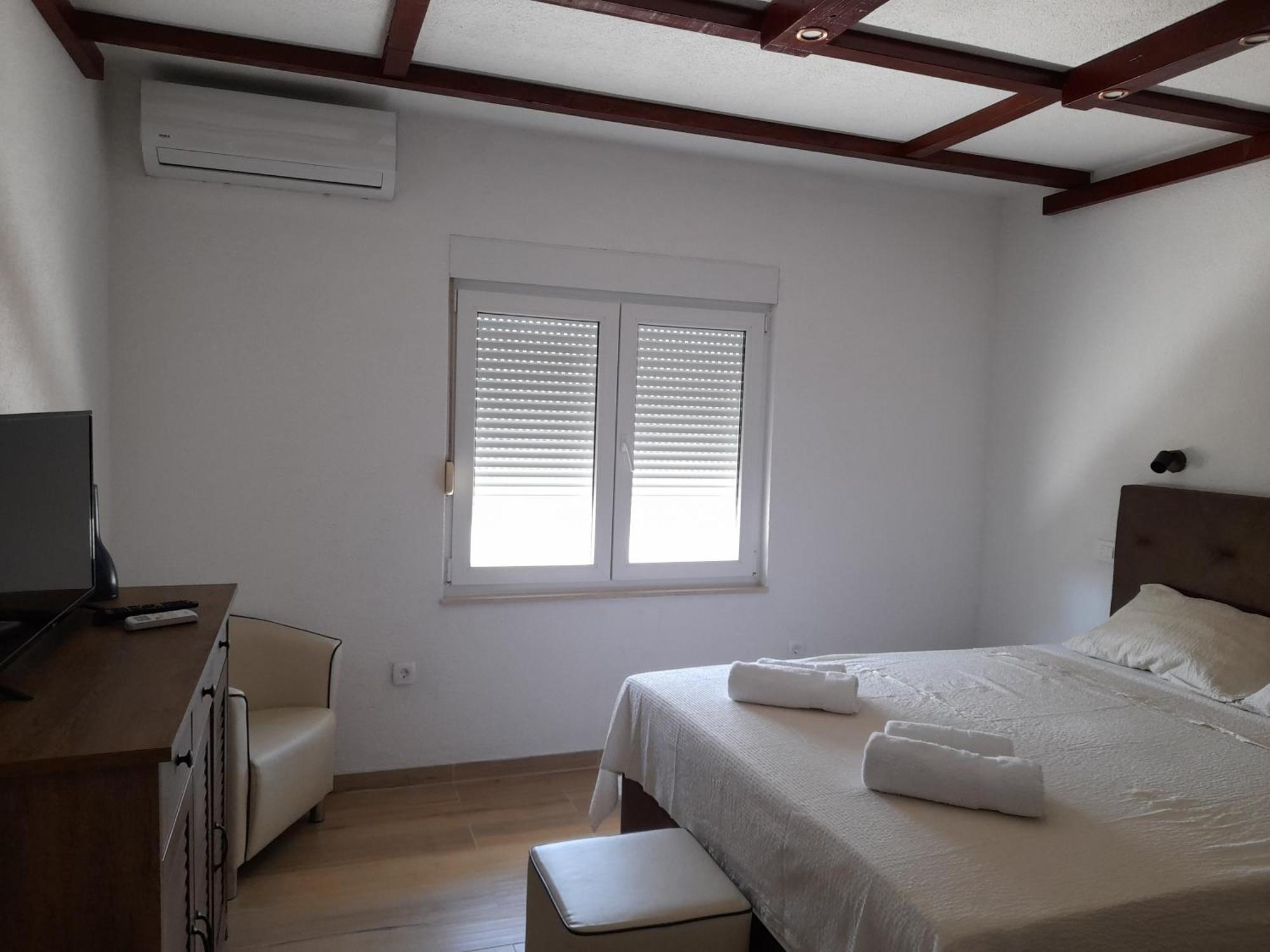 Apartments Malou Baska Voda Room photo